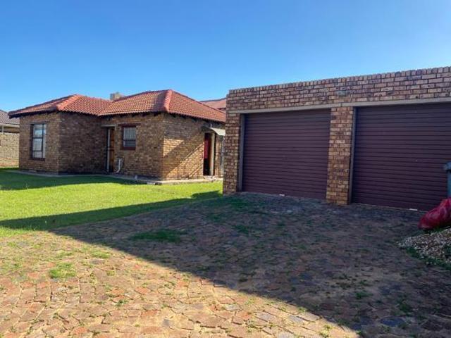 2 Bedroom House in Karenpark