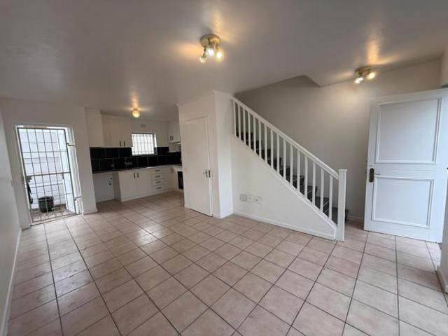 2 Bedroom House in Kenilworth