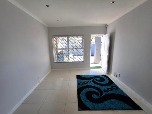 2 Bedroom House in Kenilworth