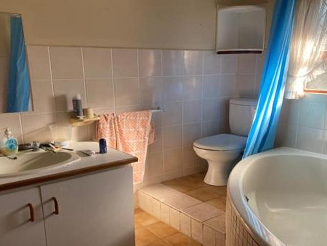 3 Bedroom House in Kenton On Sea