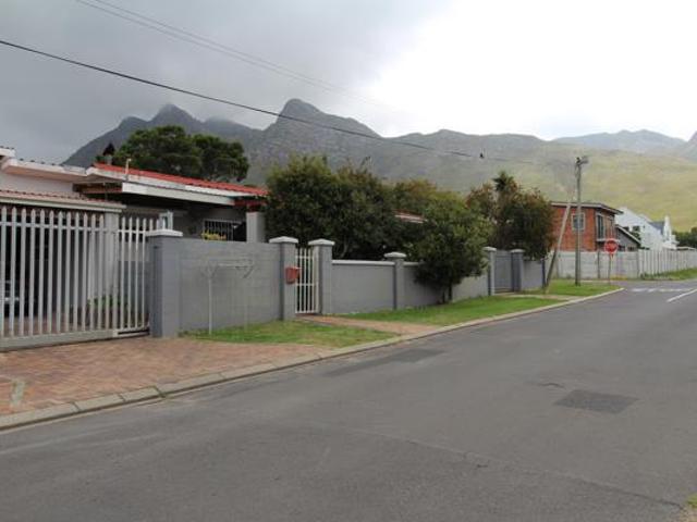 2 Bedroom House in Kleinmond