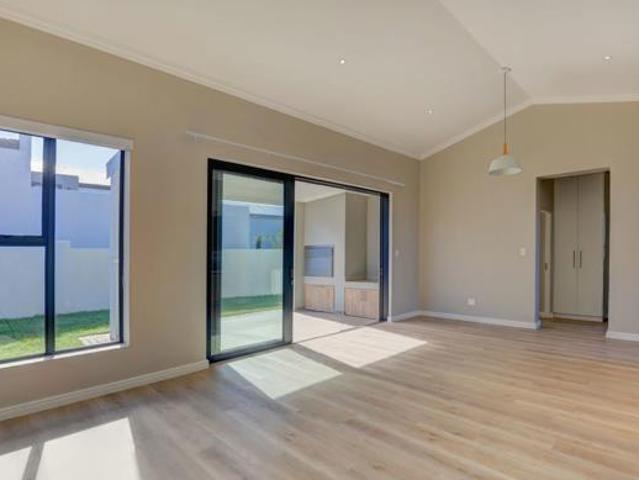 2 Bedroom House in Kraaibosch Park