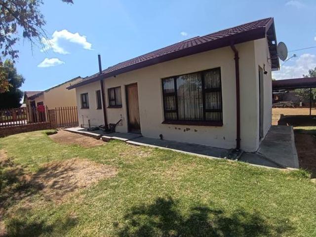 2 Bedroom House in Kutlwanong