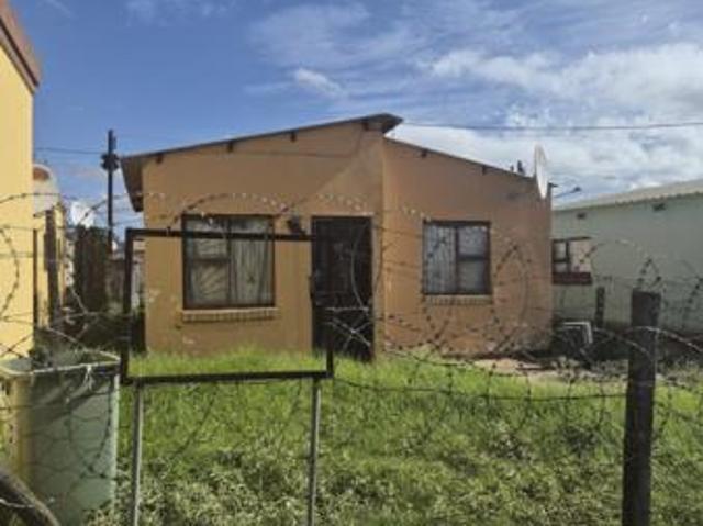 2 Bedroom House in Kwanobuhle