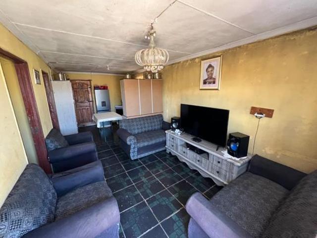 2 Bedroom House in Kwanobuhle