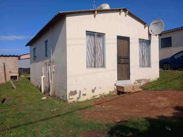 2 Bedroom House in Kwanonqaba