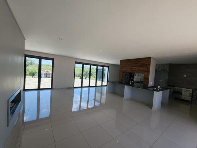 2 Bedroom House in Hoedspruit