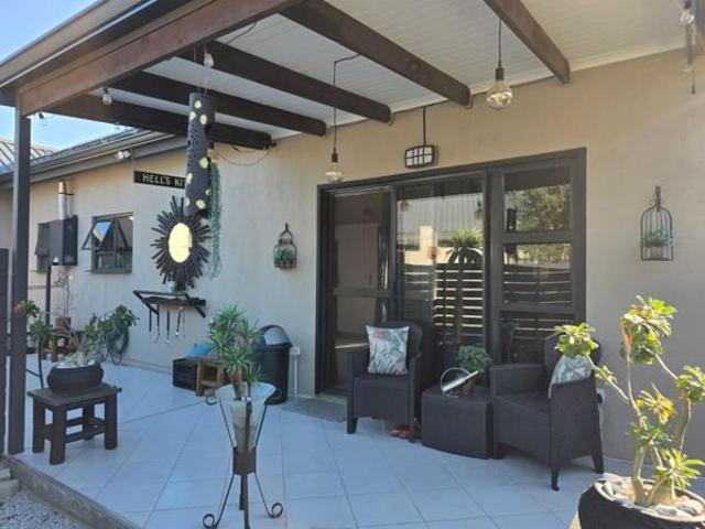 2 Bedroom House in Hoedspruit