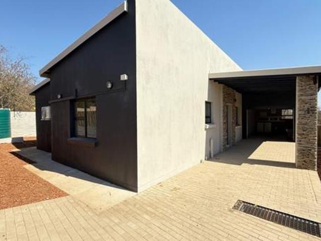 2 Bedroom House in Hoedspruit