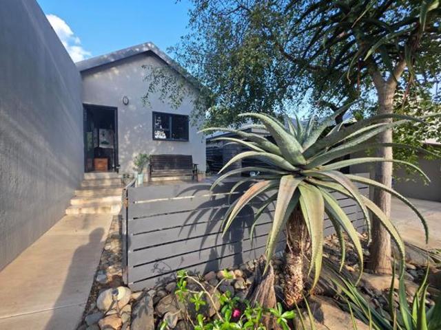 2 Bedroom House in Hoedspruit