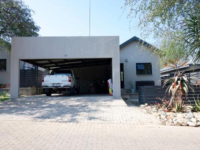 2 Bedroom House in Hoedspruit