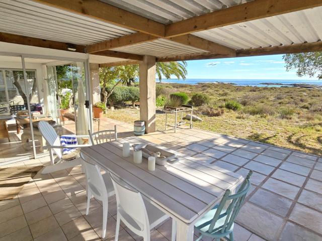 2 Bedroom House in Hannasbaai