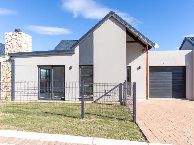 2 Bedroom House in Hartland Lifestyle Estate