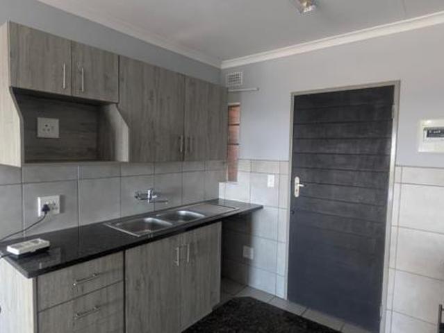 2 Bedroom House in Heuweloord