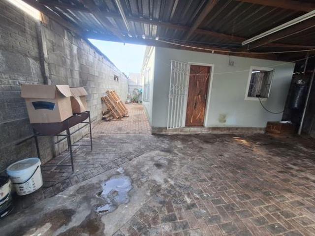 2 Bedroom House in Heather Park