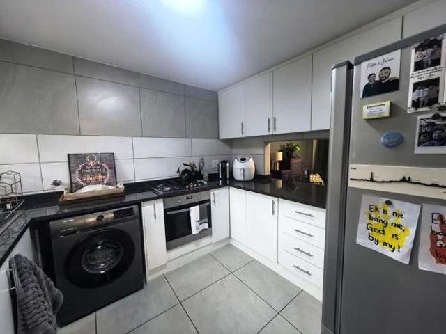 2 Bedroom House in Hennopspark