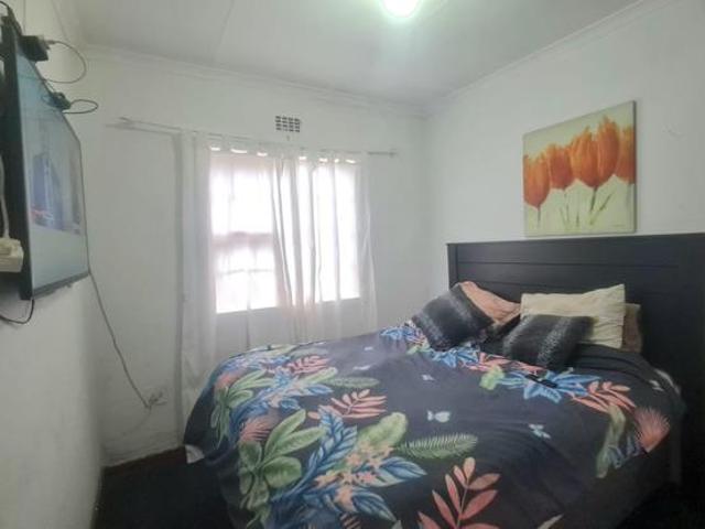 2 Bedroom House in Highbury