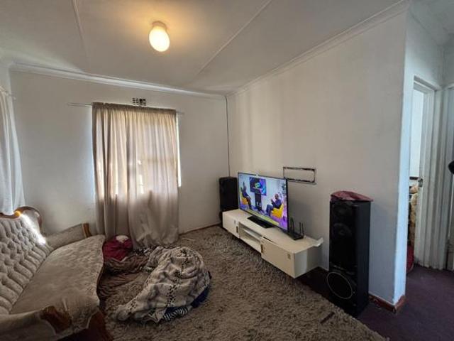 2 Bedroom House in Highbury