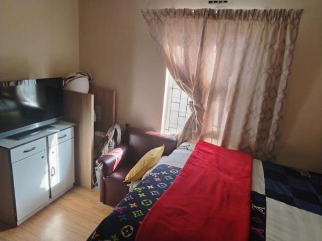 2 Bedroom House in Highbury