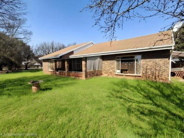 2 Bedroom House in Highbury
