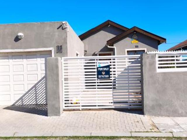 2 Bedroom House in Highbury