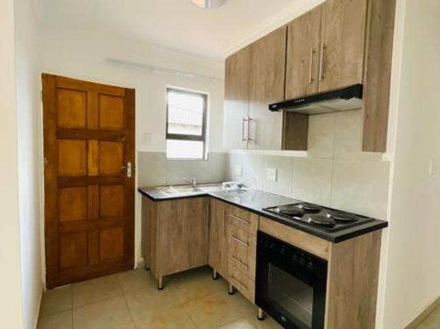 2 Bedroom House in Hlalamnandi