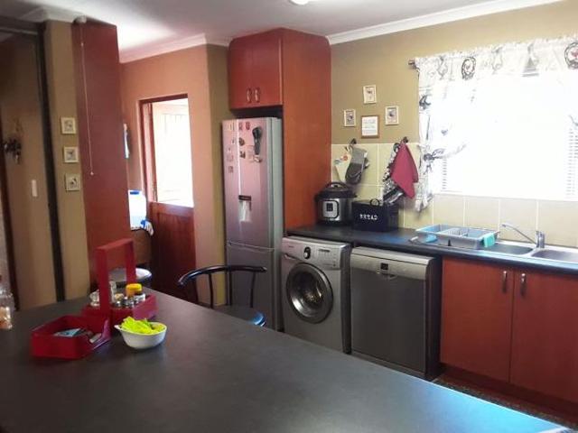 2 Bedroom House in Humansdorp