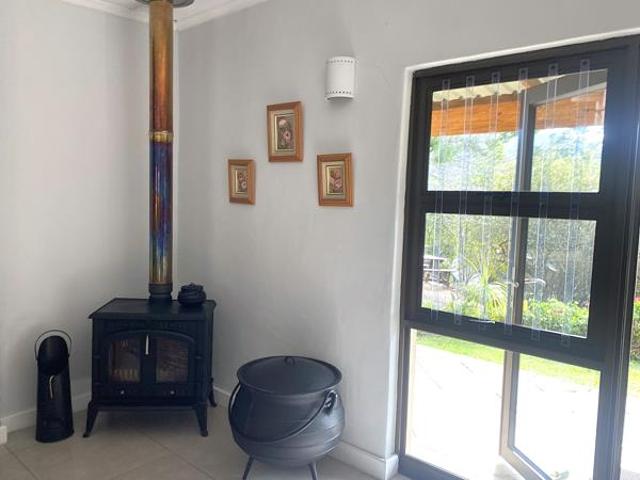 2 Bedroom House in Hunters Home
