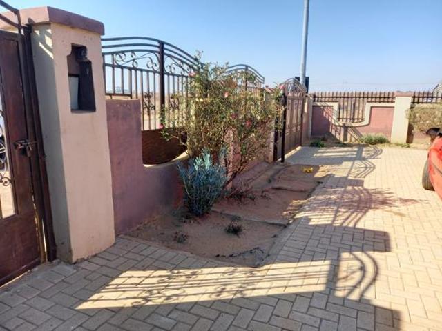 2 Bedroom House in Ikageng