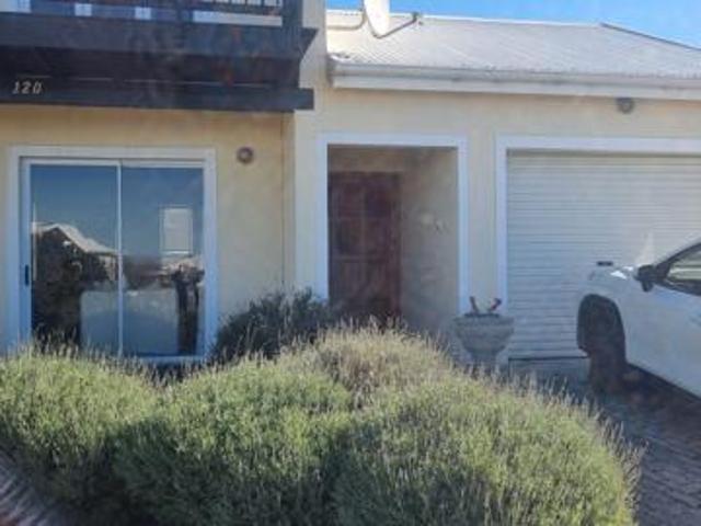 2 Bedroom House in Jeffreys Bay Central