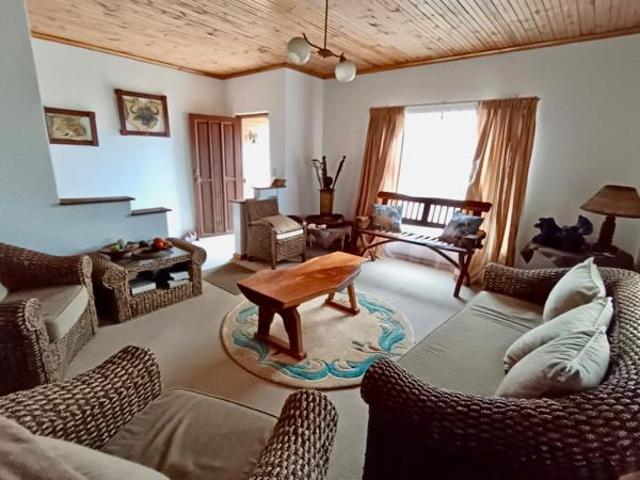 2 Bedroom House in Jeffreys Bay Central