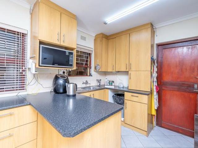 2 Bedroom House in Oak Glen