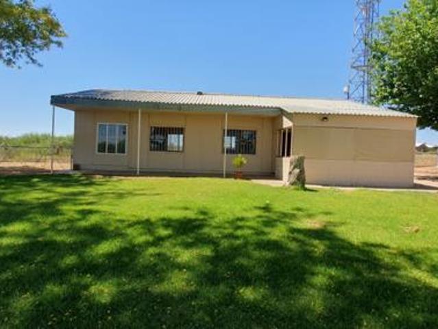 2 Bedroom House in Olyfvenhoudtsdrift