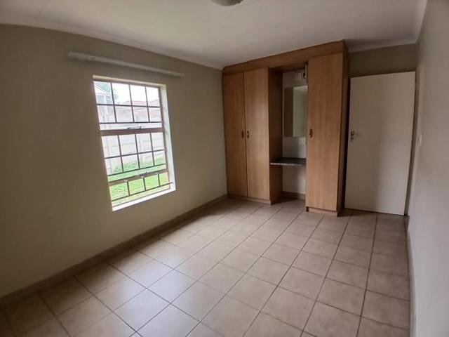 2 Bedroom House in Olievenhoutbosch