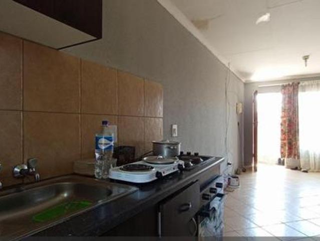 2 Bedroom House in Olievenhoutbosch
