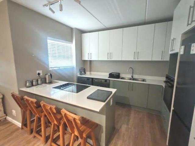 2 Bedroom House in Oliphantskop