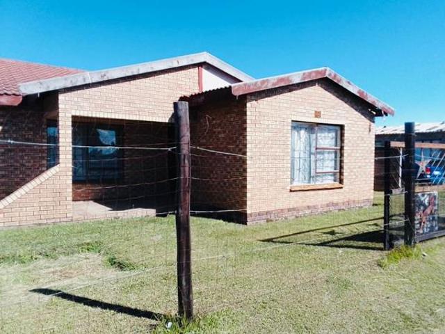 2 Bedroom House in Osizweni