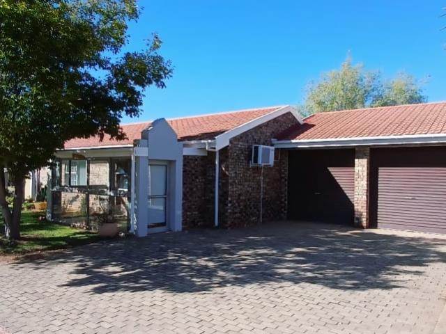 2 Bedroom House in Oudtshoorn