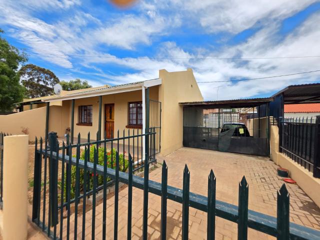 2 Bedroom House in Oudtshoorn North