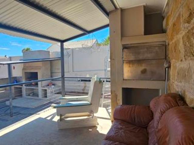 2 Bedroom House in Oudtshoorn North