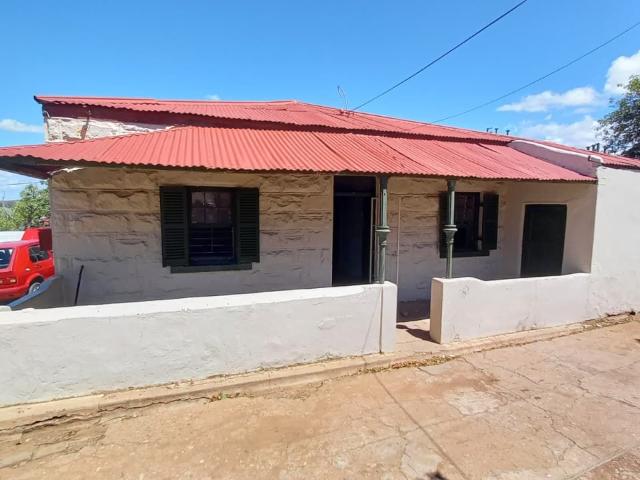 2 Bedroom House in Oudtshoorn North