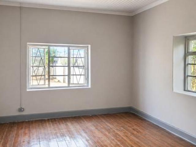 2 Bedroom House in Oudtshoorn North