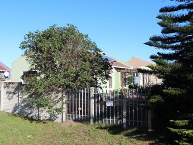2 Bedroom House in Overbaakens