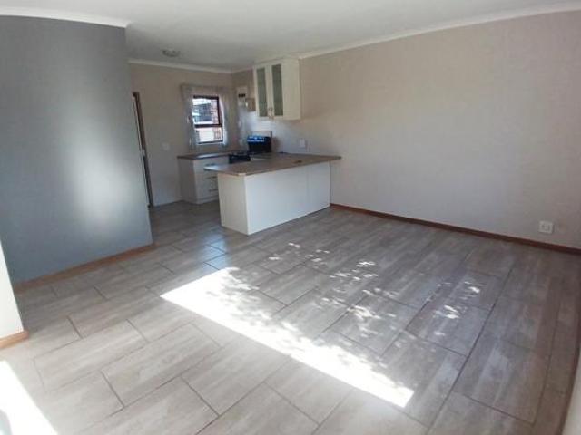 2 Bedroom House in Overbaakens