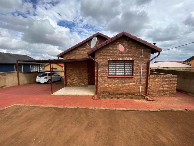 2 Bedroom House in Lotus Gardens