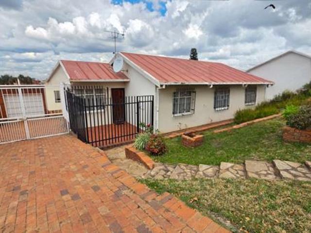 2 Bedroom House in Laudium
