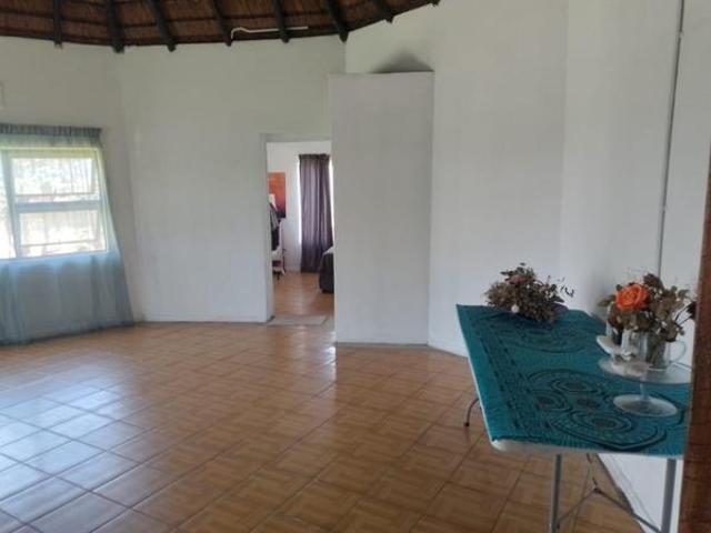 2 Bedroom House in Lawrence Rocks