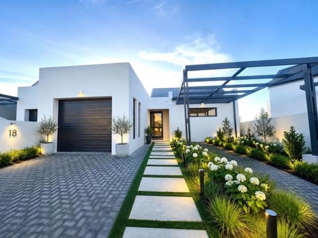 2 Bedroom House in Laguna