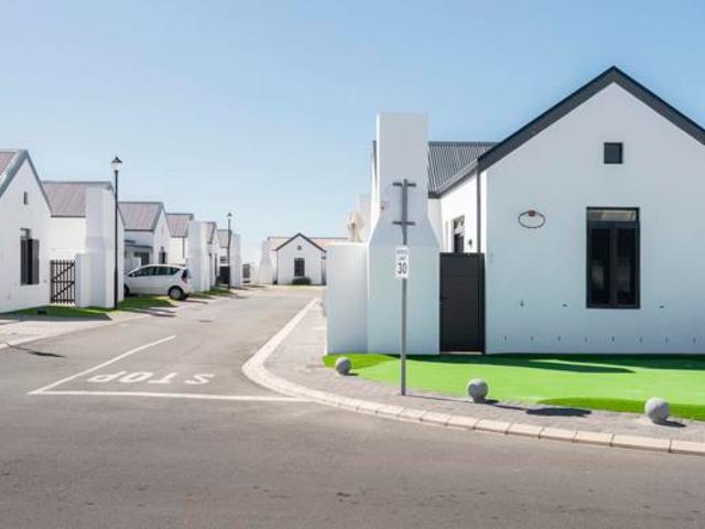 2 Bedroom House in Laguna