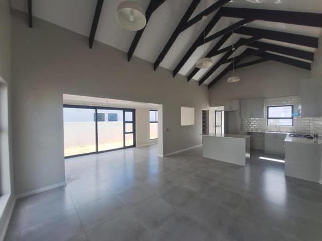 2 Bedroom House in Laguna